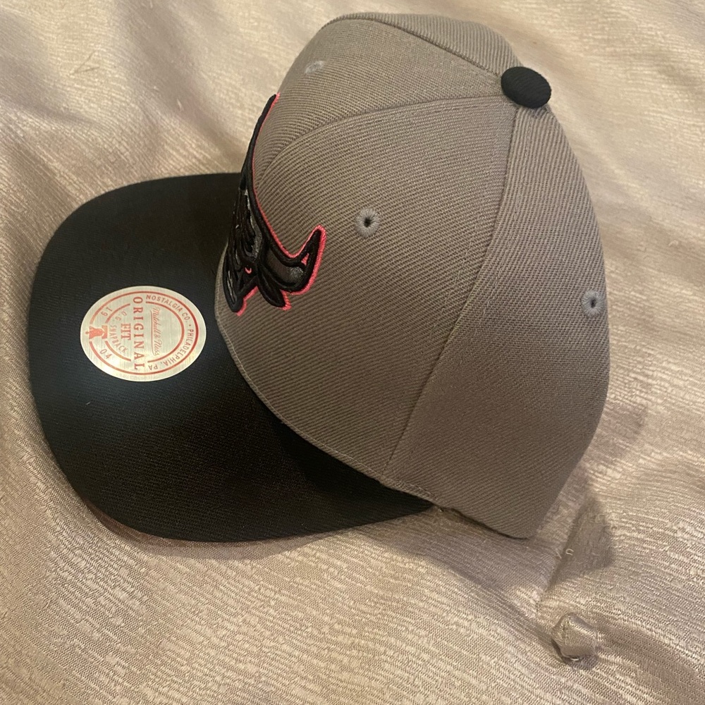 Brand New Chicago Bulls NBA snapback - Picture 3 of 3